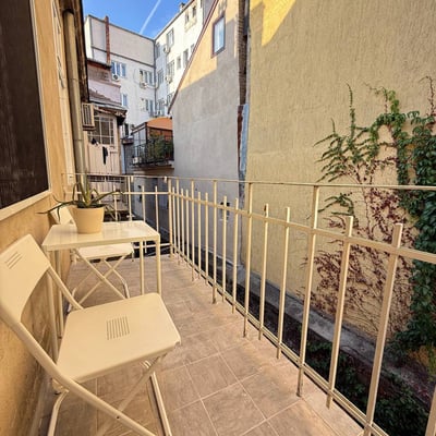 Miete einer hellen 3-Zimmer-Wohnung im Retro-Stil, 80 m², Altstadt, Belgrad, Serbien